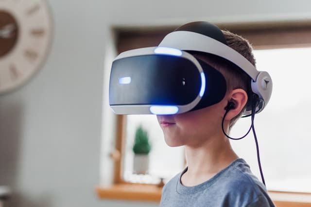 Augmented & Virtual Reality